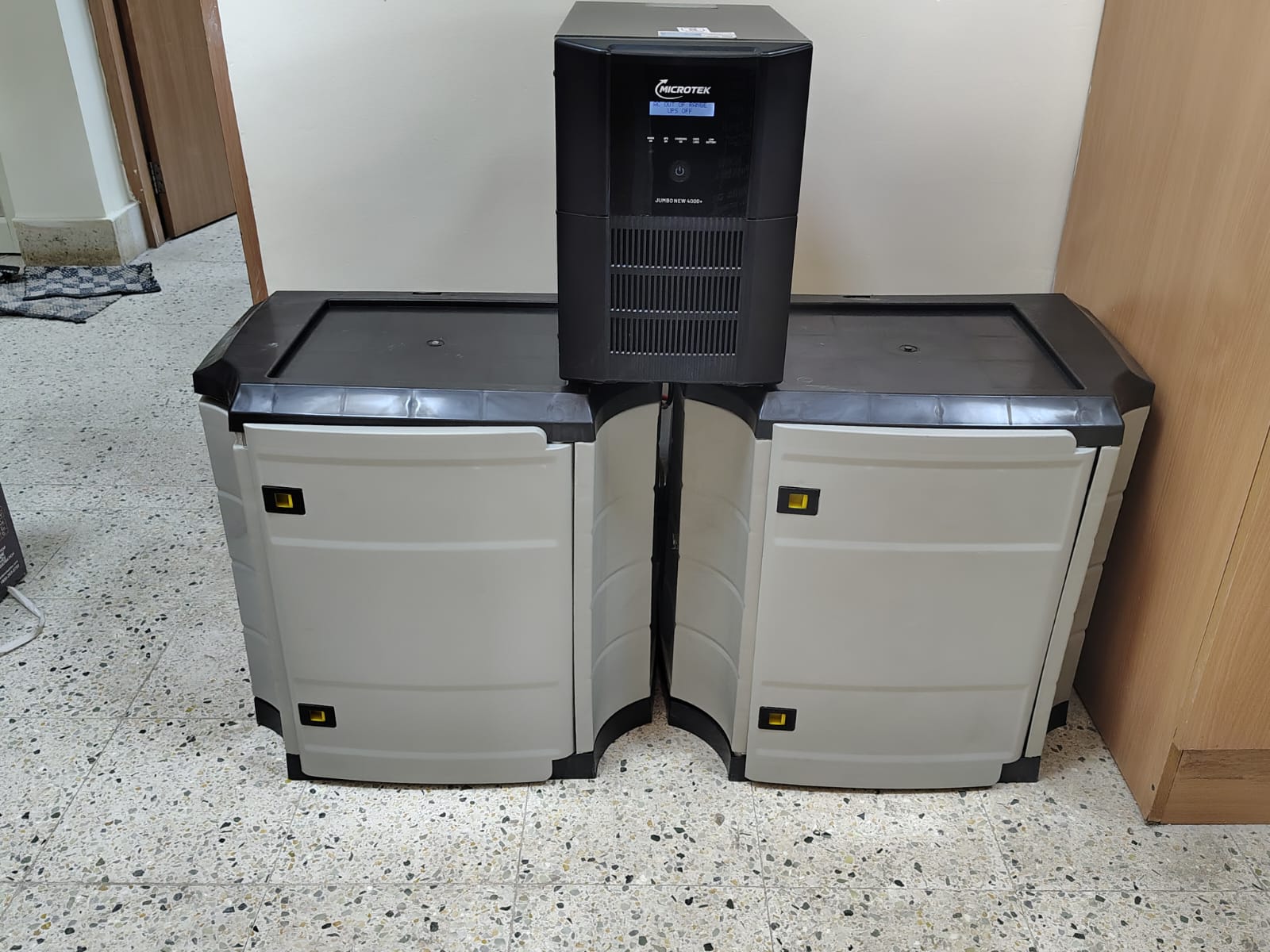 Microtek Jumbo New 4000+ with Modular Trolley Cabinets
